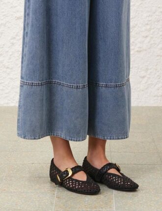 Černá balerína Helix online