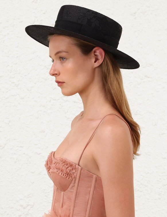 Černý krajkový klobouk Černý krajkový klobouk