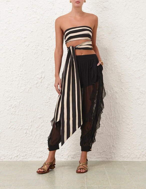 Černá top Awaken Frill online Černá top Awaken Frill online