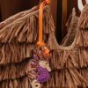 Přívěsek na tašku Seahorse Raffia v provedení Multico Online Přívěsek na tašku Seahorse Raffia v provedení Multico Online