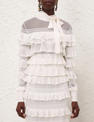 Top Luna s krajkovými volánky a vázáním u krku, barva slonová kost, online Top Luna s krajkovými volánky a vázáním u krku, barva slonová kost, online